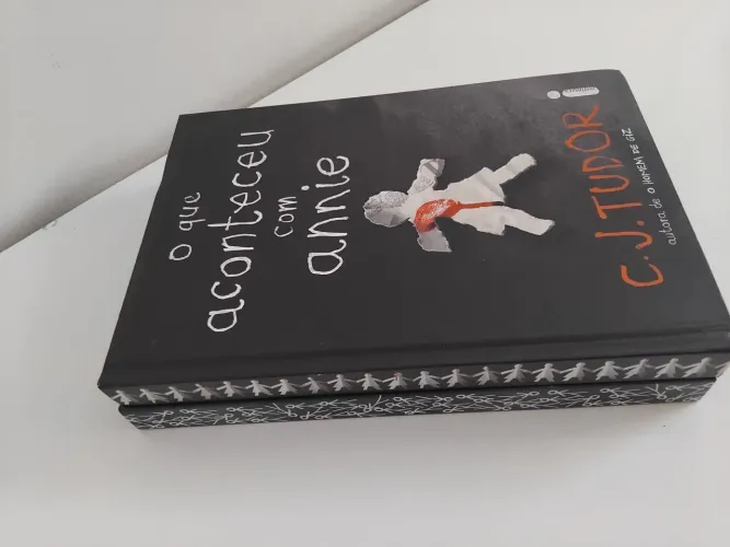 Livros C J TUDOR (Homem de Giz + O que aconteceu com Annie)