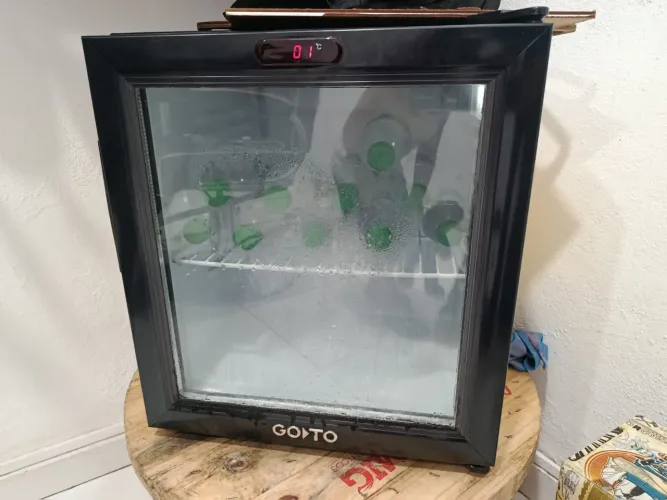 Frigobar em ótimo estado 