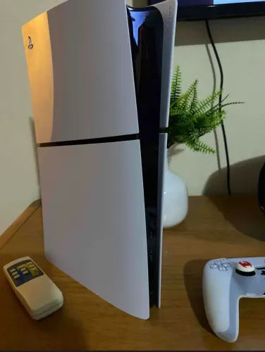 PS5 DIGITAL 825 GB - NÃO ACEITO TROCAS/ ACEITO CARTÃO 