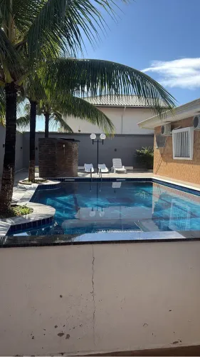 Linda casa com piscina em Peruíbe