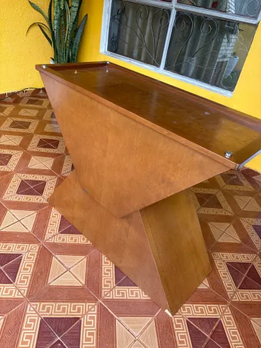 Suporte de mesa de madeira Mdf bom estado apenas 150 Reais 