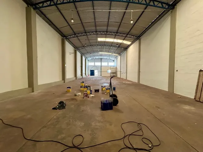 Galpão de 398m² com mezanino para locação - Jardim Anhanguera