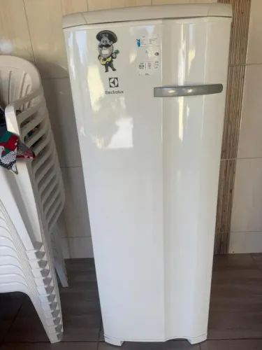 Freezer vertical Eletrolux