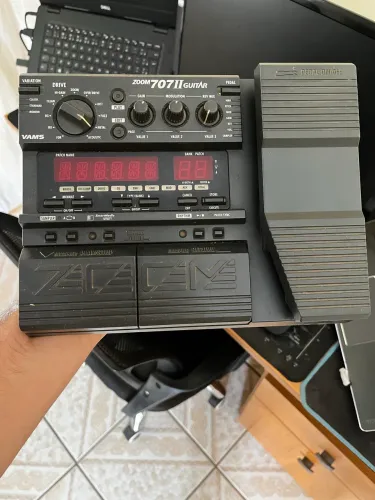 Pedaleira Zoom 707ll Guitar