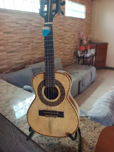Cavaquinho , Jacarandá exotico. Genésio Madeira.