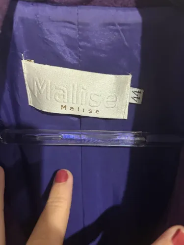 Sobretudo de lã marca Malise, em excelente estado