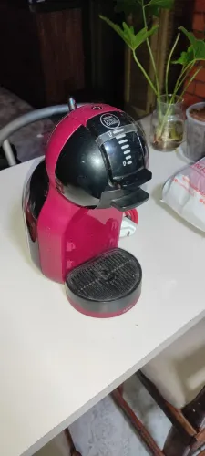 Cafeteira Dolce Gusto pouco tempo de uso!