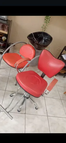 Conjunto para Salão de Beleza - 1 Cadeira + Lavatório em Ótimo Estado