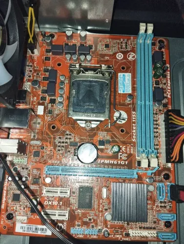 PLACA MAE IPMH61G1+ PROCESSADOR INTEL CORE I3 3220