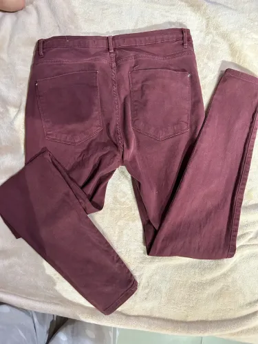 Calça vinho