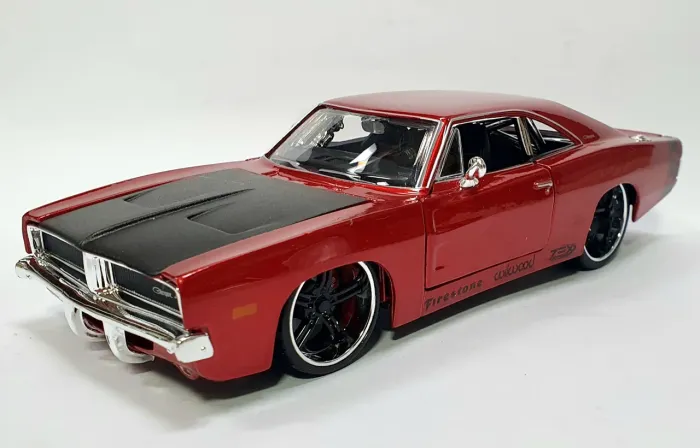 1/24 Dodge Charger RT 1969 v8 miniatura maisto novo