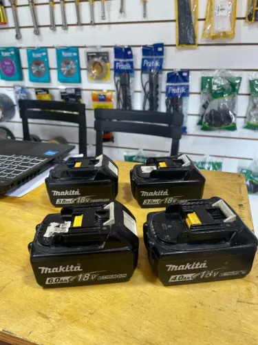 Kit 4 Baterias Makita 18V - 2UN 3Ah; 4Ah e 6Ah