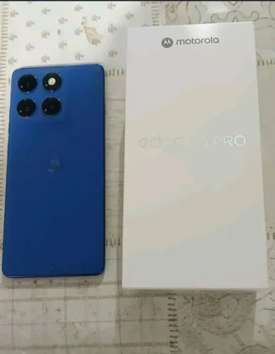 Moto Edge 60 Pro 256GB/24GB