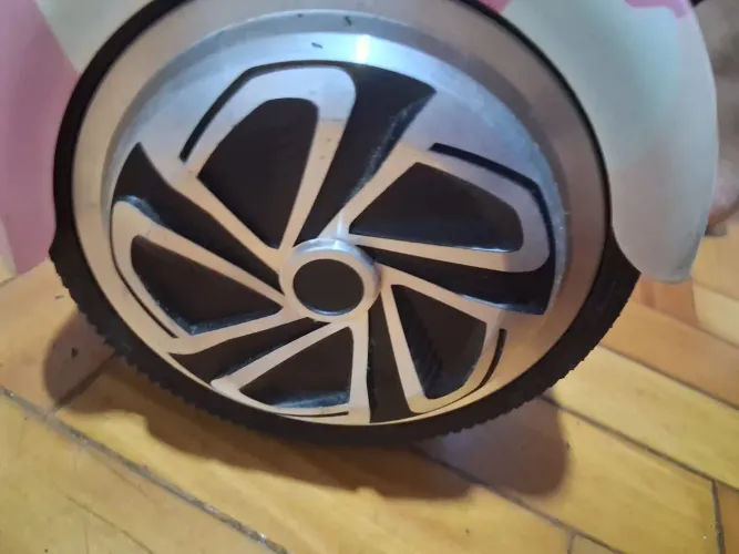 Vende se hoverboard _skate elétrico usado. Mais em perfeito estado de uso valor 300