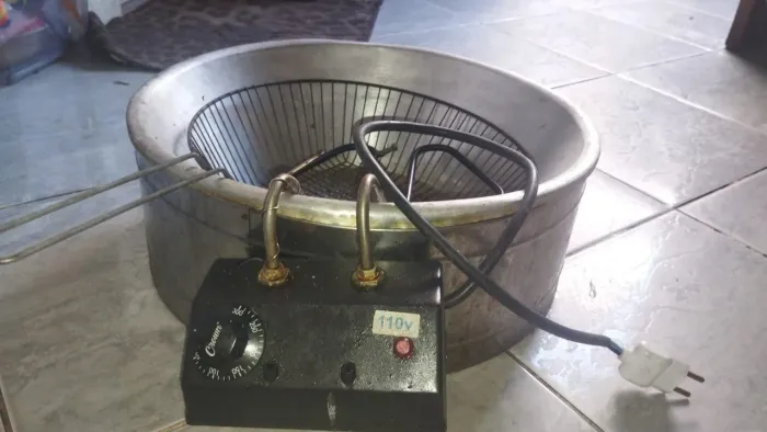 Vende se fritadeira elétrica