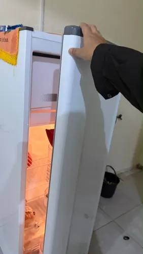 Geladeira nova, 5 meses de uso