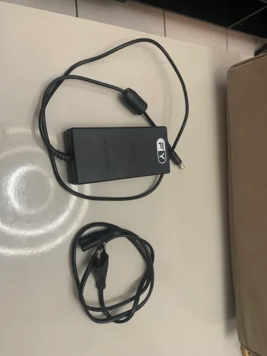 Venda-se fonte de energia para PlayStation 2 + cabo HDMI