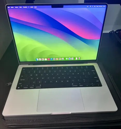 MACBOOK PRO 14" M4 24GB / 512GB - NOVÍSSIMO - APENAS 77 CICLOS