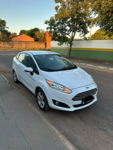 Ford Fiesta Sedan 1.6 16V Flex Aut. 2015