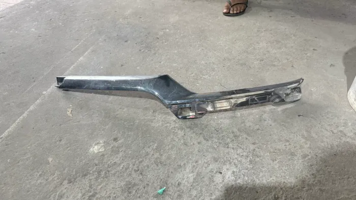 Moldura da grade novo Onix lado esquerdo