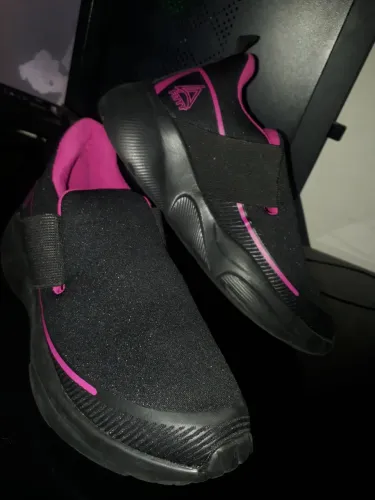 Tênis Feminino corrida caminhada 35 Novo