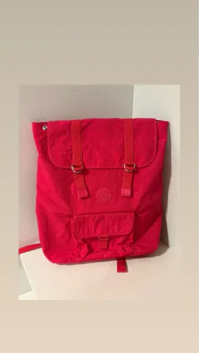 Mochila Kipling - original- usada em ótimo estado 