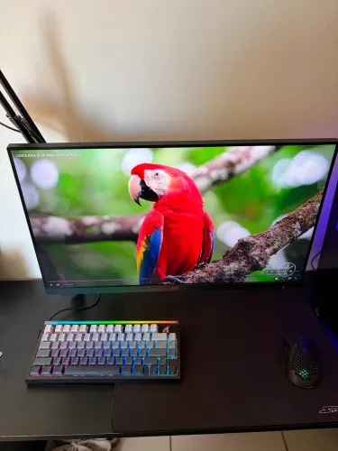 Monitor gamer AOC 27? 200hz 0,3ms, nem mês de uso