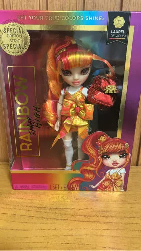 Boneca Rainbow Junior High Special Edition - Laurel DE-VIOUS