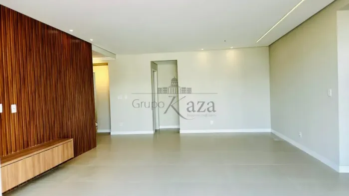 Apartamento - Edifício Marya Lucia - Centro - 4 Dormitórios - 158m².