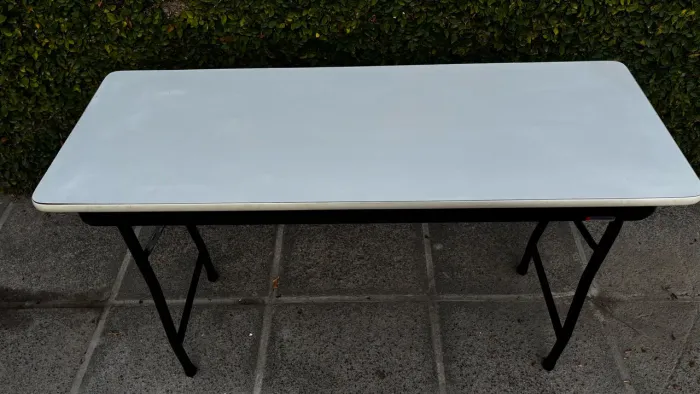 Mesa Tomberlin Pés dobráveis. (1,22 x 0,45)
