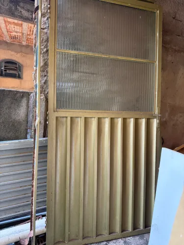 Porta com vidro, ótimo estado 2,10 comp x 1,00 largura