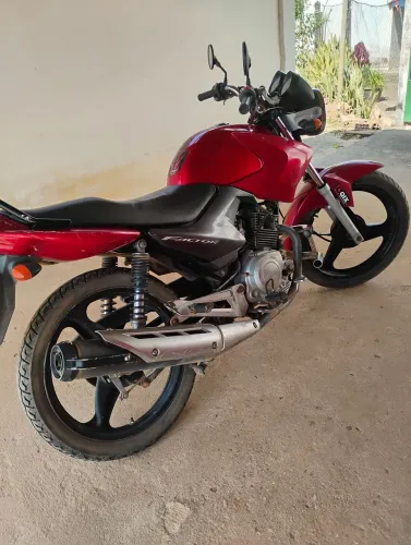Vendo moto factor 2010