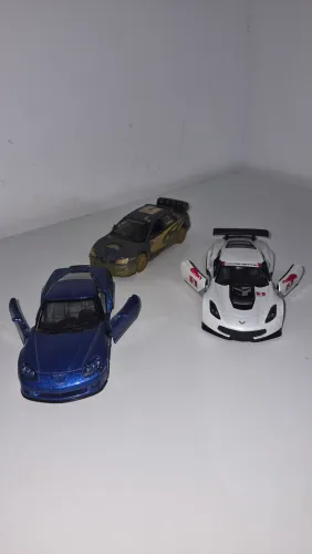 Miniaturas carros esportivos e classicos