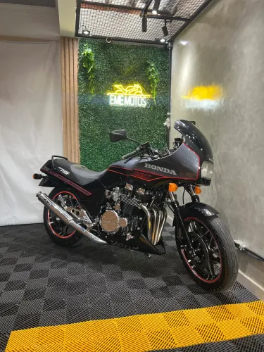 Cbx 750f  ano 1988 - perfeito estado baixo km