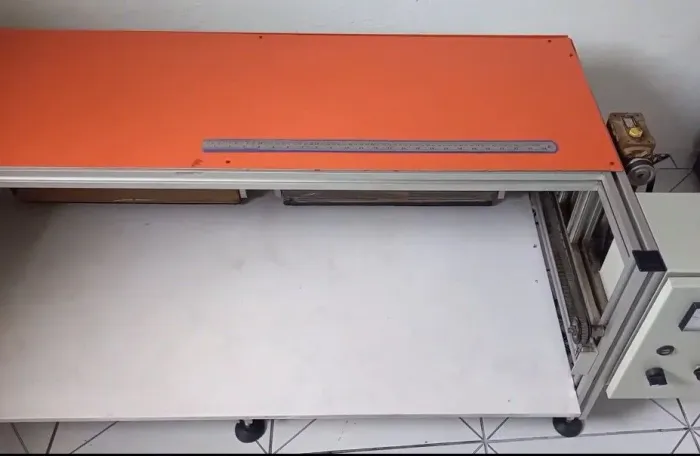Máquina de montar cartelas de strass termocolante 