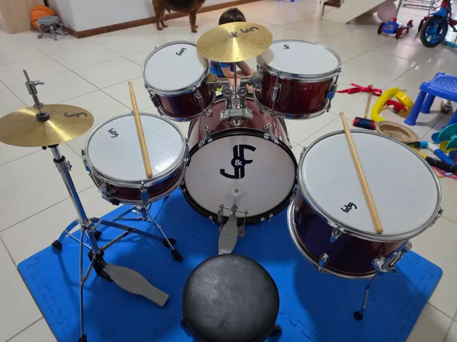 Bateria infantil