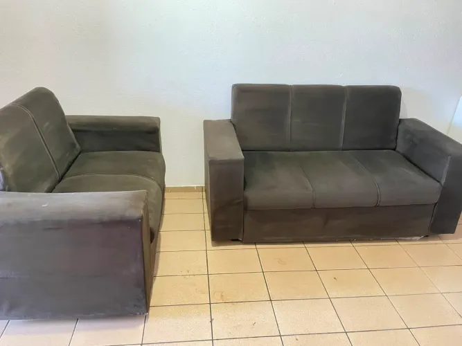 Sofá em ótimo estado de conservação.