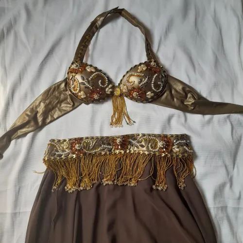 Traje de dança do ventre bronze com saia marrom v