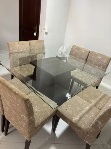 Mesa de jantar quadrada de vidro com 8 cadeiras