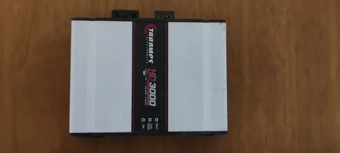 Amplificador taramps 3000