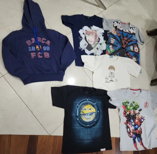 Lote 1 moletom do Barça original T. 12 anos + 5 camisetas Tam. 10