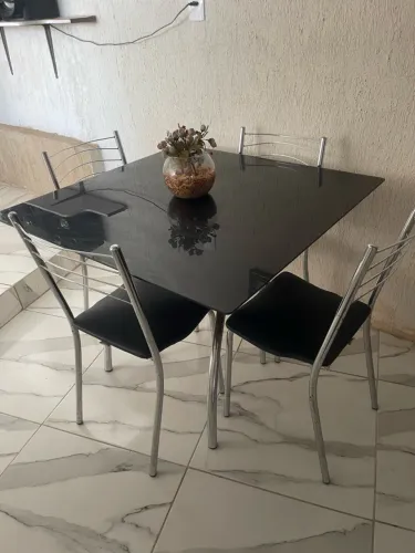 Mesa c/ 4 cadeiras