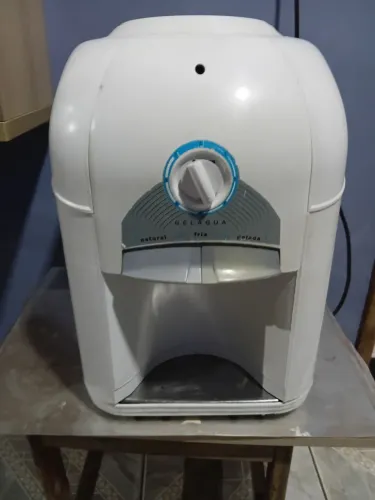 Bebedouro Esmaltec Funcionando perfeitamente gelando obs não entrego $160 reais 