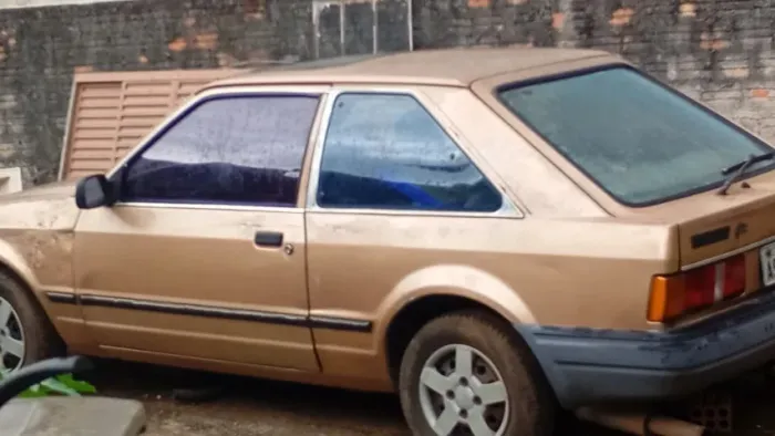 Ford Escort Ghia 1.8i / 1.8 / 1.6 (álcool) 1989