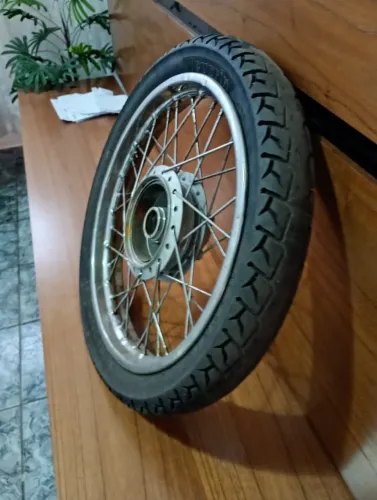 Roda de moto Titan 2018 com pneu