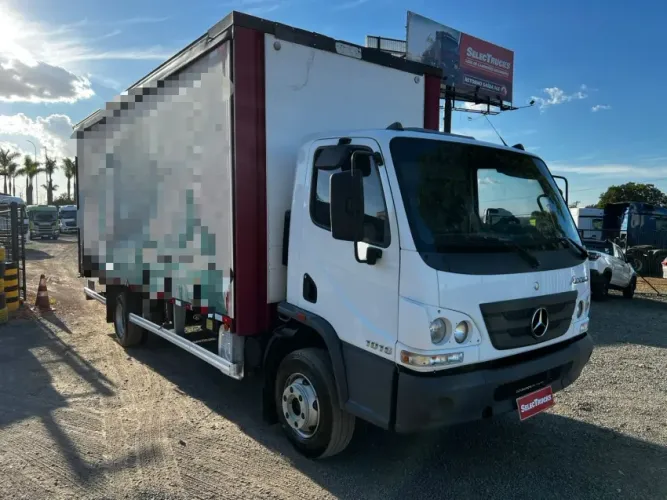 Mercedes Benz Accelo 1016 4X2  2022.