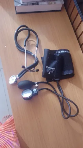 Kit estetoscópio e pressão 