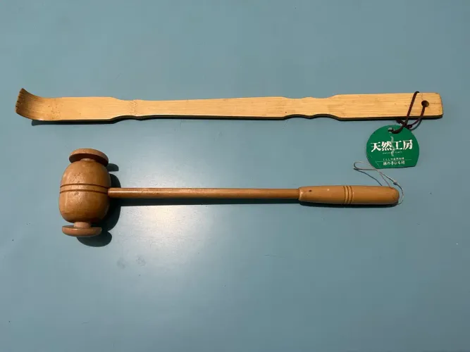 Coçador costas (novo) e martelinho