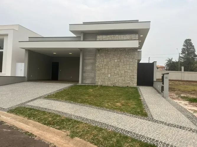 Casa à venda no Condomínio Villa Bella Siena, no Jardim América, em Paulínia - SP.