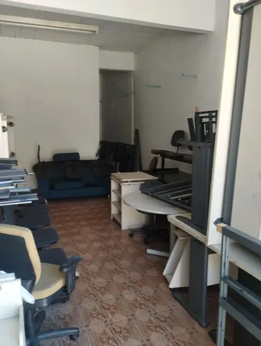 Móveis escritório, limpeza de loja